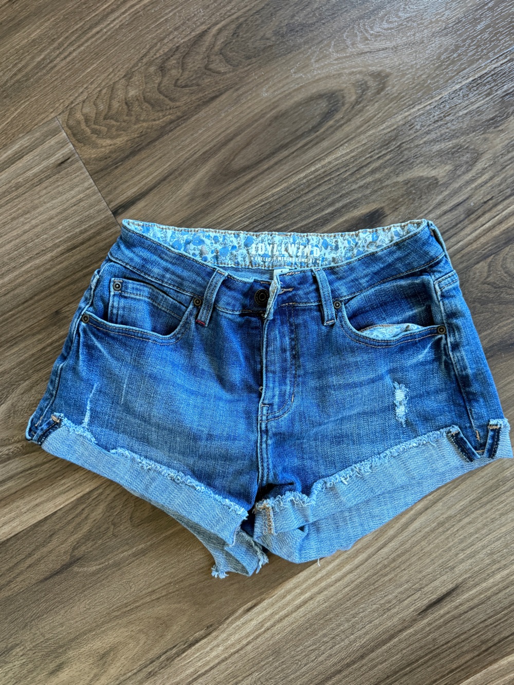 Idyllwind Women's Blue Denim Cutoff Shorts - Casual Frayed Hem